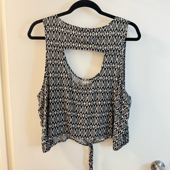 Crop Top - Picture 2 of 5